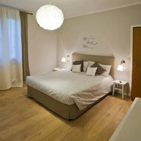 Panzió La Maison Di Brigitte E Simone Bentivoglio